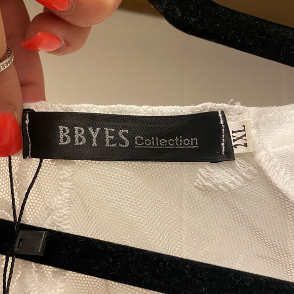 NWT White Sheer Lace Romper Cover Up - Picture 6 of 7